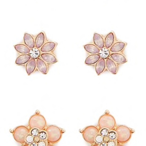 Floral Stud Earrings Set - Picture 3 of 3